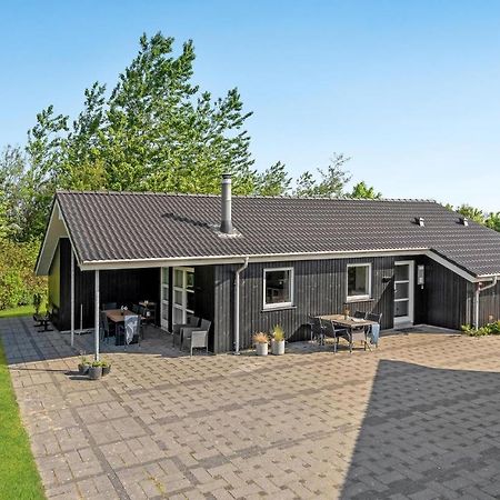 Cozy Home In Tarm With Kitchen Eksteriør billede