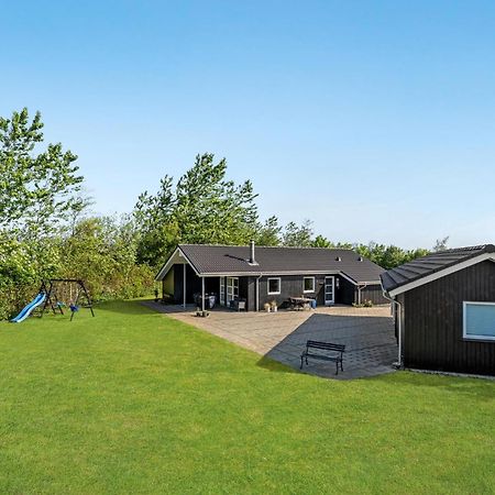 Cozy Home In Tarm With Kitchen Eksteriør billede