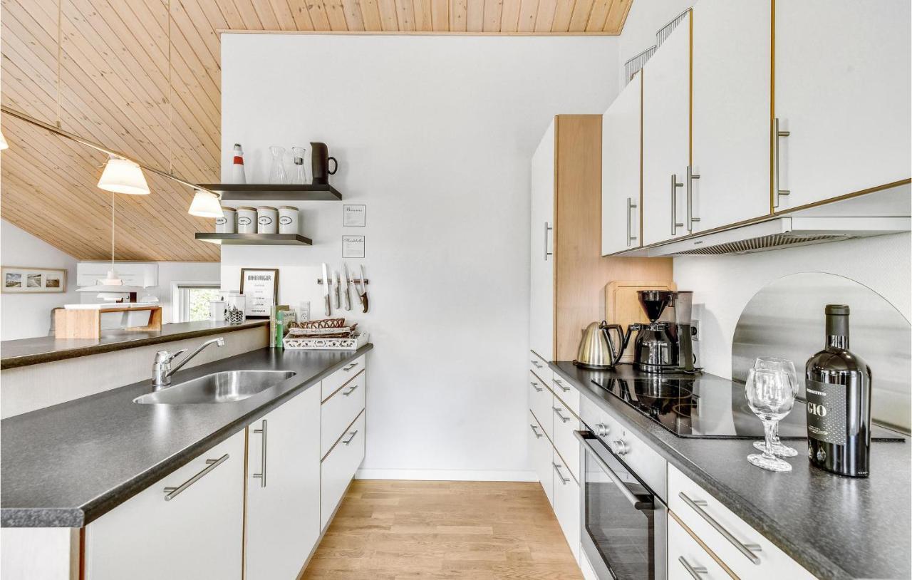 Cozy Home In Tarm With Kitchen Eksteriør billede