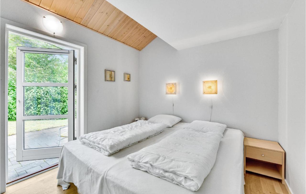 Cozy Home In Tarm With Kitchen Eksteriør billede