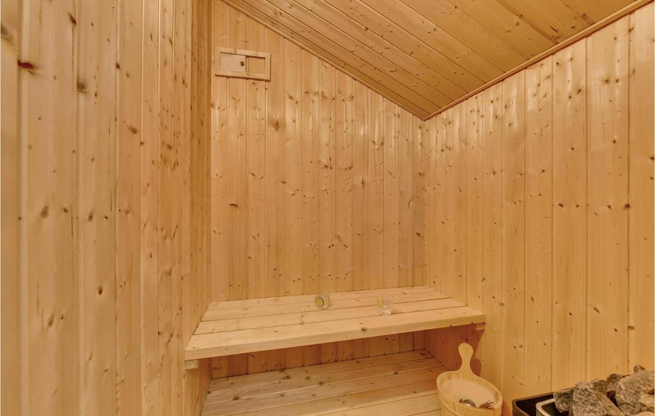 Cozy Home In Tarm With Kitchen Eksteriør billede