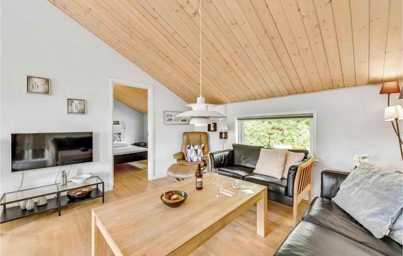 Cozy Home In Tarm With Kitchen Eksteriør billede