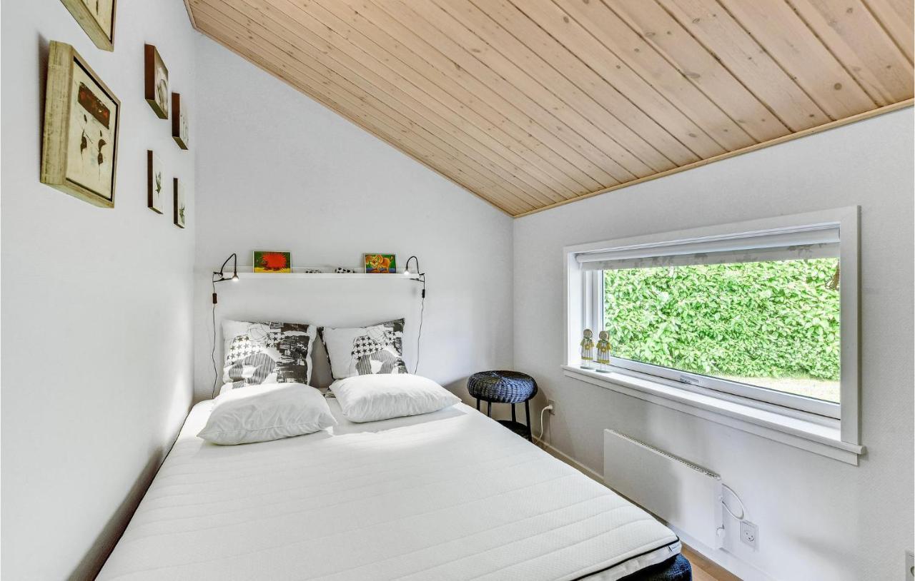 Cozy Home In Tarm With Kitchen Eksteriør billede